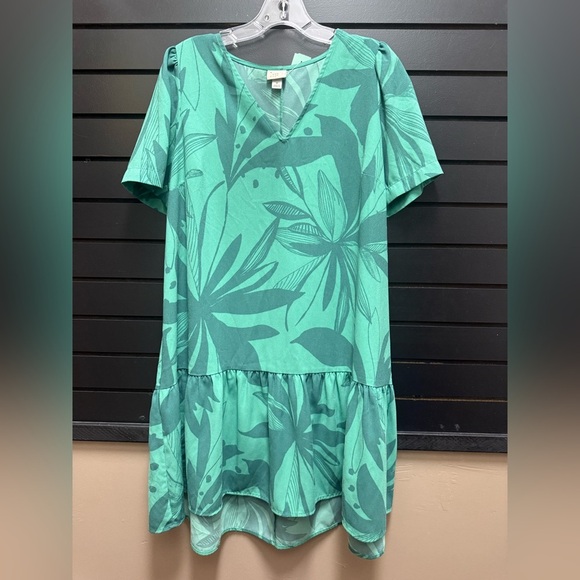 Green Tropical Print Dress - Picture 1 of 3